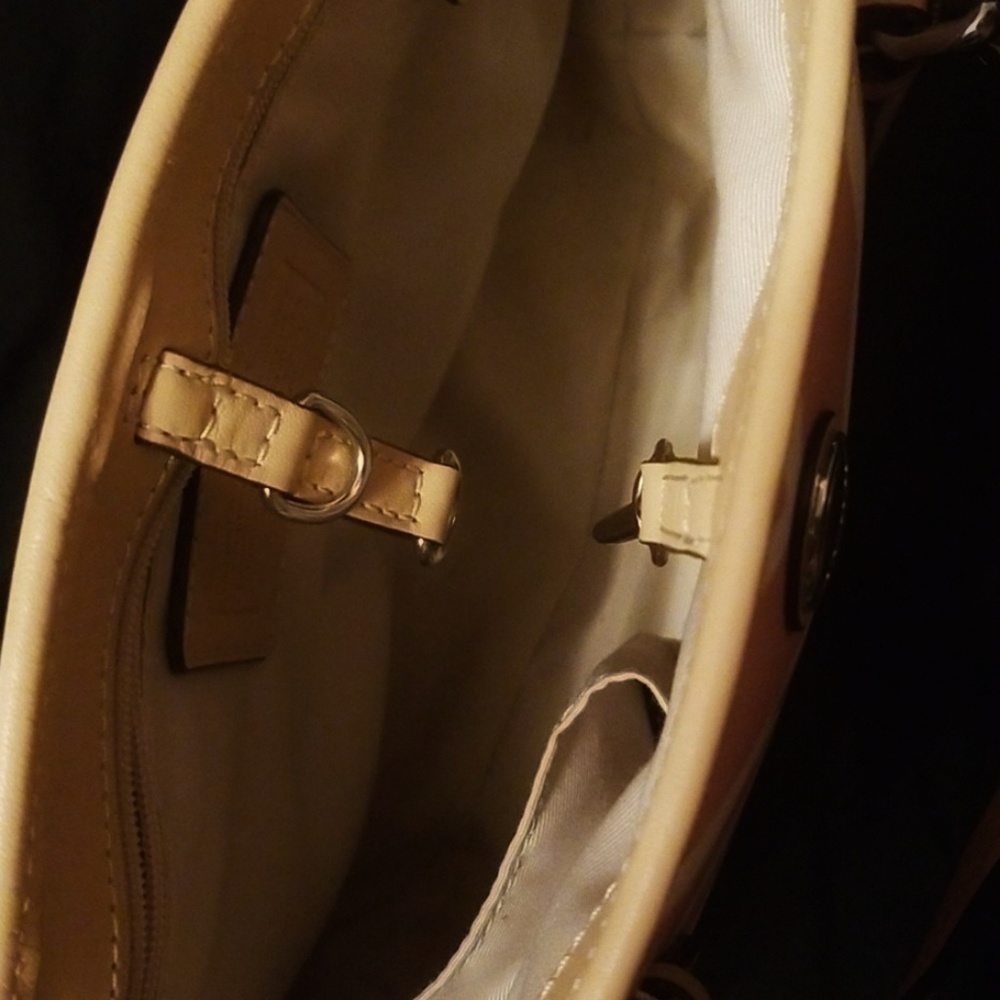 Coach Hand Bag - Picture 3 of 3